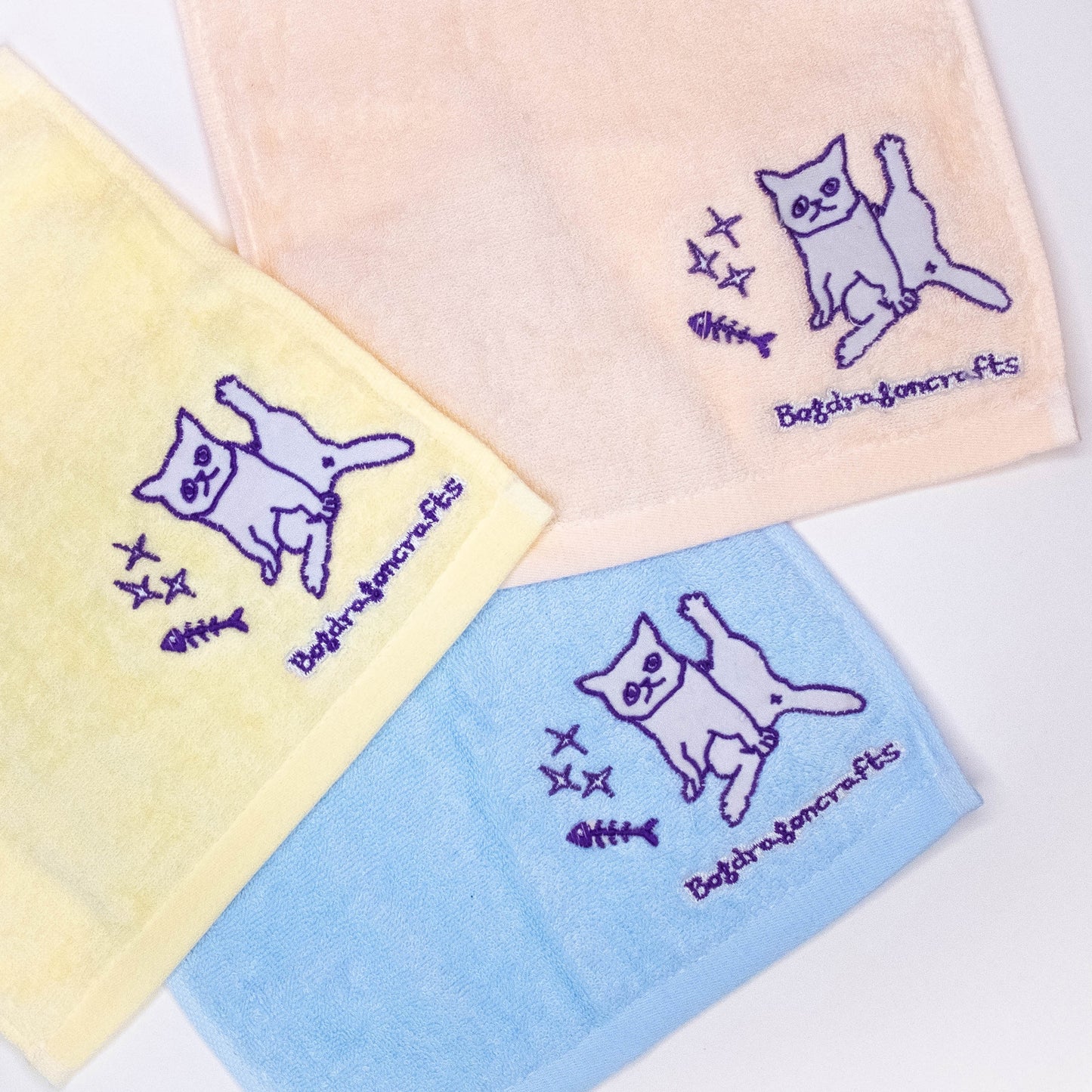 Serviette pour les mains en coton brodée chat
