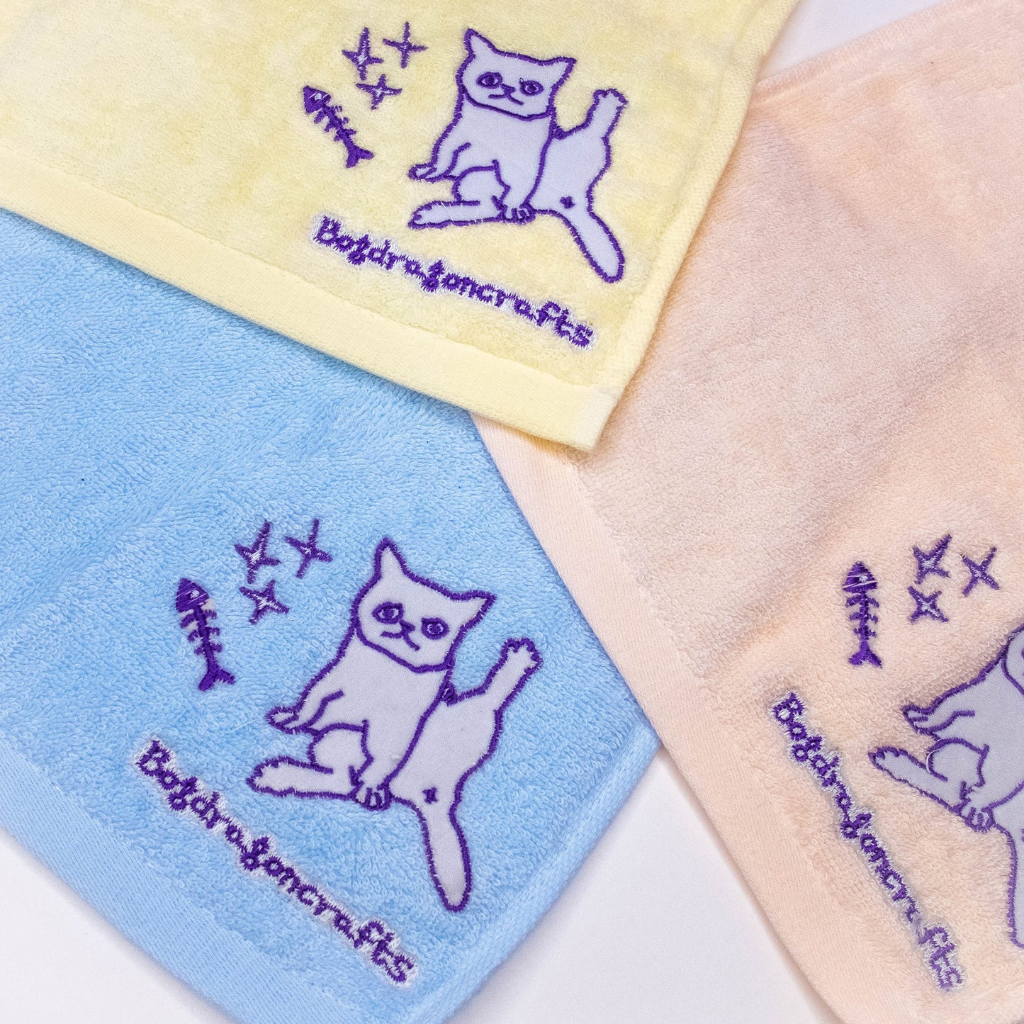 Serviette pour les mains en coton brodée chat